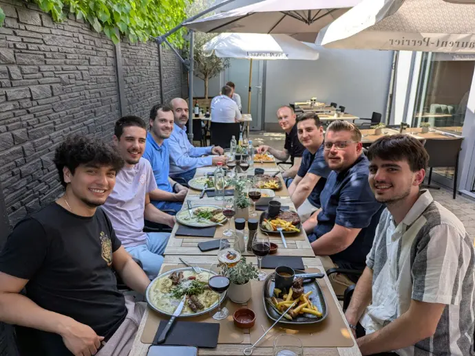 Photo de l'équipe Wappli réunie dans une ambiance conviviale et professionnelle